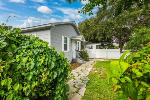 Propiedad comercial en venta en Saint Petersburg, Florida, 4 dormitorios, 192.31 m2 № 2157330 - foto 4