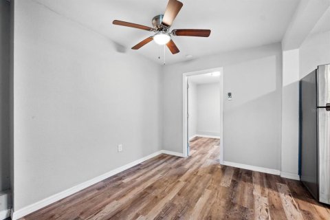 Propiedad comercial en venta en Saint Petersburg, Florida, 4 dormitorios, 192.31 m2 № 2157330 - foto 22