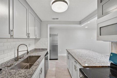 Casa en venta en New Port Richey, Florida, 2 dormitorios, 74.41 m2 № 1902544 - foto 9