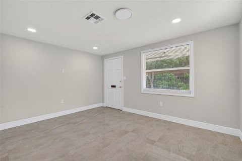 Casa en venta en New Port Richey, Florida, 2 dormitorios, 74.41 m2 № 1902544 - foto 5