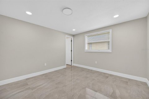 Casa en venta en New Port Richey, Florida, 2 dormitorios, 74.41 m2 № 1902544 - foto 15
