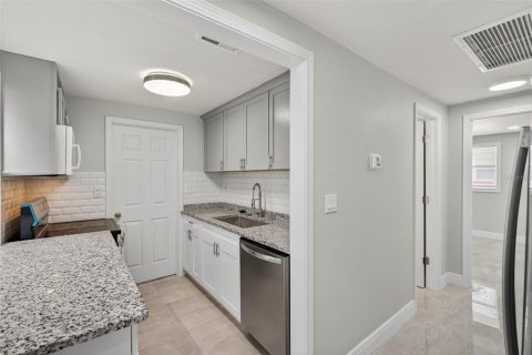 Casa en venta en New Port Richey, Florida, 2 dormitorios, 74.41 m2 № 1902544 - foto 6