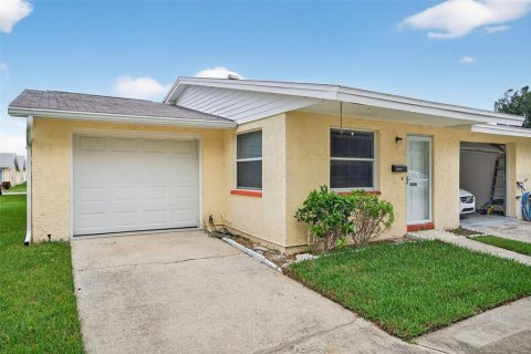 Casa en venta en New Port Richey, Florida, 2 dormitorios, 74.41 m2 № 1902544 - foto 2