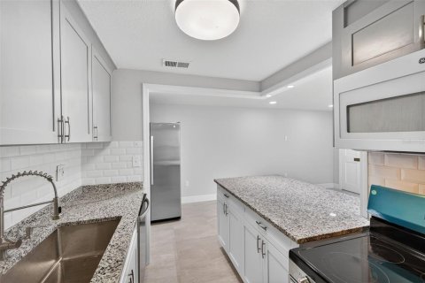 Casa en venta en New Port Richey, Florida, 2 dormitorios, 74.41 m2 № 1902544 - foto 8
