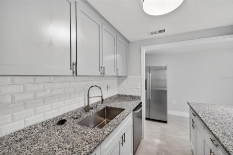 Casa en venta en New Port Richey, Florida, 2 dormitorios, 74.41 m2 № 1902544 - foto 10