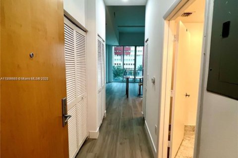 Condo in Miami, Florida  № 1965573 - photo 8