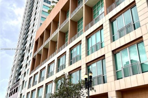 Condo in Miami, Florida  № 1965573 - photo 2