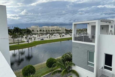 Touwnhouse à Doral, Floride 4 chambres, 216.93 m2 № 2039141