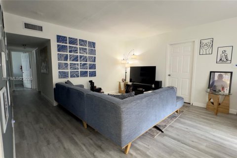 Купить виллу или дом в Лодерхилл, Флорида 3 спальни, 101.82м2, № 2038214 - фото 5