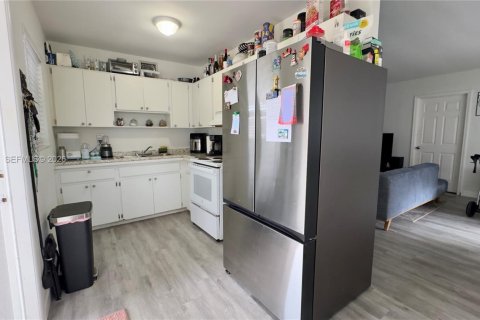 Купить виллу или дом в Лодерхилл, Флорида 3 спальни, 101.82м2, № 2038214 - фото 4