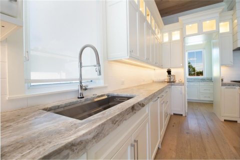 Villa ou maison à vendre à Saint Pete Beach, Floride: 5 chambres, 447.6 m2 № 2425833 - photo 12