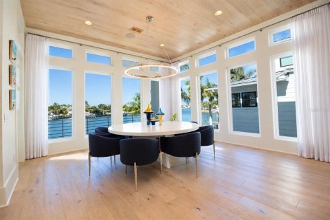 Villa ou maison à vendre à Saint Pete Beach, Floride: 5 chambres, 447.6 m2 № 2425833 - photo 16