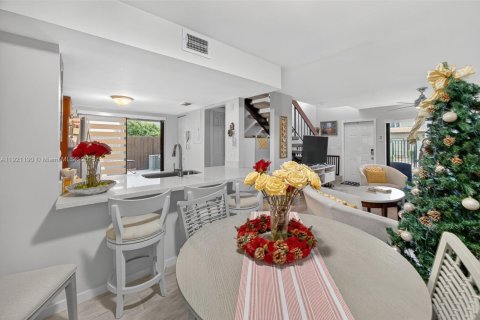 Купить таунхаус в Майами, Флорида 2 спальни, 100.15м2, № 1975496 - фото 10