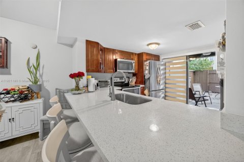Купить таунхаус в Майами, Флорида 2 спальни, 100.15м2, № 1975496 - фото 9