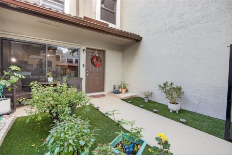 Купить таунхаус в Майами, Флорида 2 спальни, 100.15м2, № 1975496 - фото 4