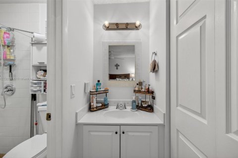 Купить таунхаус в Майами, Флорида 2 спальни, 100.15м2, № 1975496 - фото 23