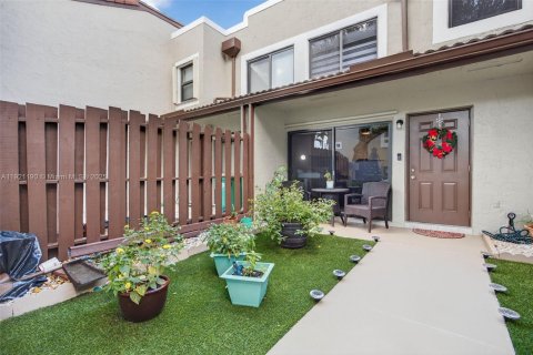 Купить таунхаус в Майами, Флорида 2 спальни, 100.15м2, № 1975496 - фото 5