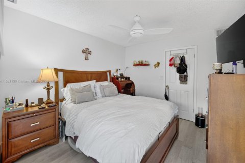 Купить таунхаус в Майами, Флорида 2 спальни, 100.15м2, № 1975496 - фото 19