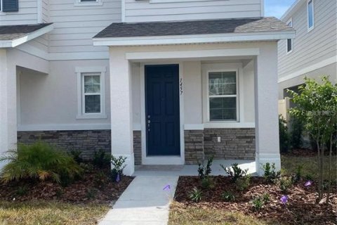 Townhouse in Kissimmee, Florida 3 bedrooms, 139.35 sq.m. № 2121186 - photo 1