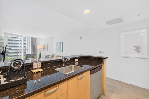 Hotel en venta en Fort Lauderdale, Florida, 1 dormitorio, 80.64 m2 № 2244284 - foto 21
