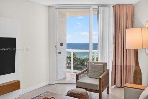 Hotel en venta en Fort Lauderdale, Florida, 1 dormitorio, 80.64 m2 № 2244284 - foto 16