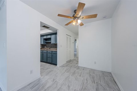 Condo in Clearwater, Florida, 1 bedroom  № 1665946 - photo 11