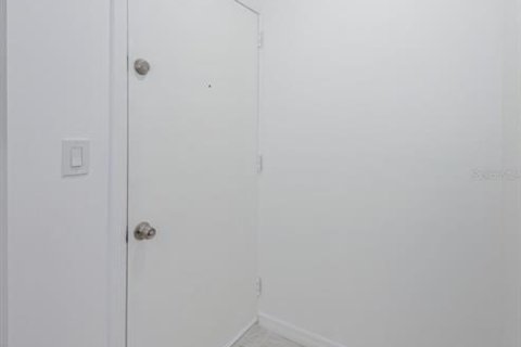 Condo in Clearwater, Florida, 1 bedroom  № 1665946 - photo 4