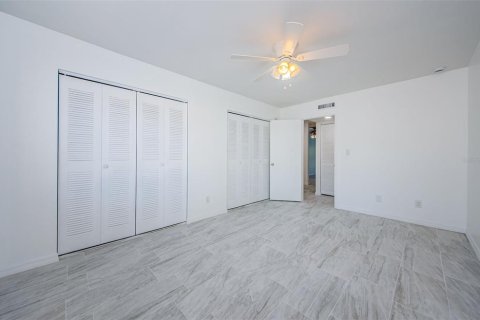 Condo in Clearwater, Florida, 1 bedroom  № 1665946 - photo 13