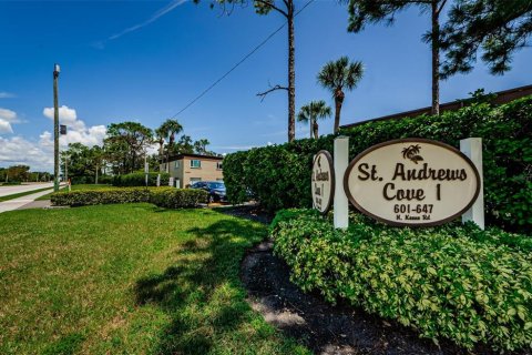 Condo in Clearwater, Florida, 1 bedroom  № 1665946 - photo 3
