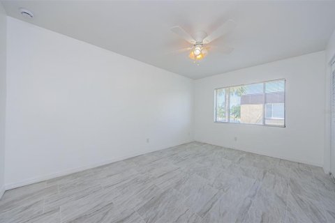 Condo in Clearwater, Florida, 1 bedroom  № 1665946 - photo 12