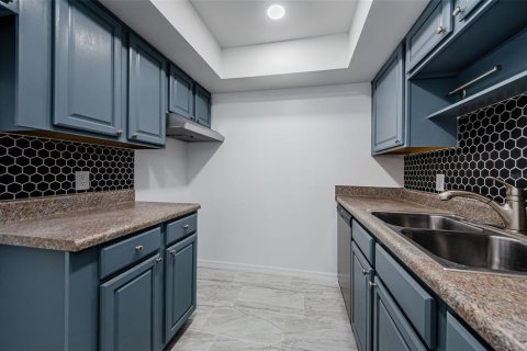 Condo in Clearwater, Florida, 1 bedroom  № 1665946 - photo 8