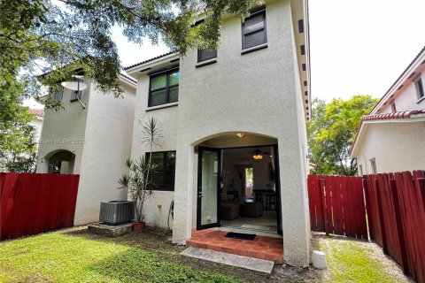 Touwnhouse à vendre à Miami, Floride: 3 chambres, 187.11 m2 № 1951025 - photo 28
