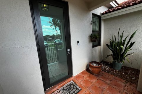 Touwnhouse à vendre à Miami, Floride: 3 chambres, 187.11 m2 № 1951025 - photo 2