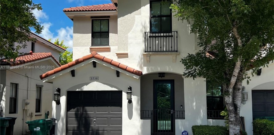 Touwnhouse à Miami, Floride 3 chambres, 187.11 m2 № 1951025