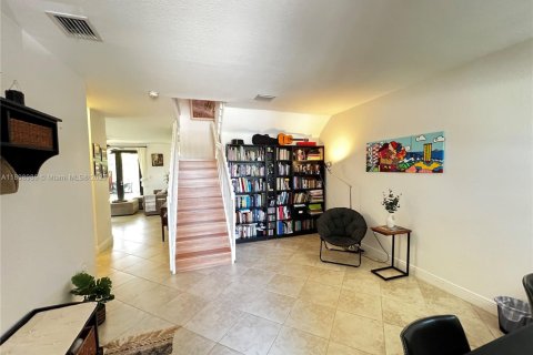 Touwnhouse à vendre à Miami, Floride: 3 chambres, 187.11 m2 № 1951025 - photo 3