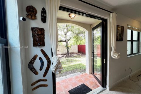 Touwnhouse à vendre à Miami, Floride: 3 chambres, 187.11 m2 № 1951025 - photo 9