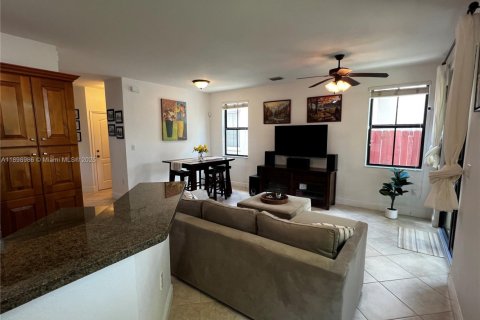 Touwnhouse à vendre à Miami, Floride: 3 chambres, 187.11 m2 № 1951025 - photo 6