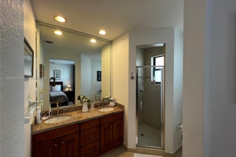 Touwnhouse à vendre à Miami, Floride: 3 chambres, 187.11 m2 № 1951025 - photo 23