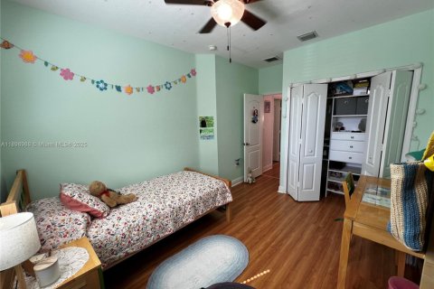 Touwnhouse à vendre à Miami, Floride: 3 chambres, 187.11 m2 № 1951025 - photo 18