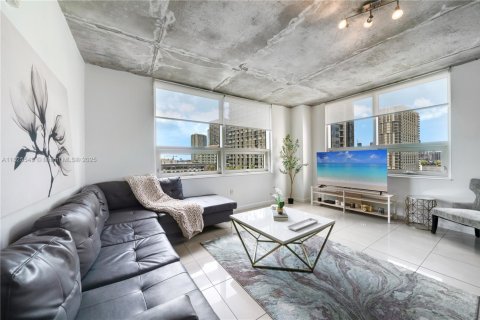Condominio en alquiler en Miami, Florida, 2 dormitorios, 110.55 m2 № 2060059 - foto 4