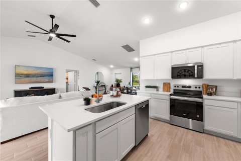 Casa en venta en Citrus Springs, Florida, 4 dormitorios, 169.92 m2 № 2096957 - foto 9