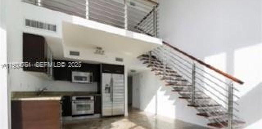 Condominio en Miami, Florida, 2 dormitorios  № 1992812