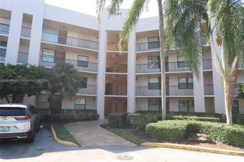 Купить кондоминиум в Санрайз, Флорида 2 спальни, 88.26м2, № 1814684 - фото 1