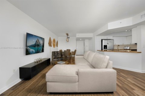 Condo in Miami Beach, Florida, 2 bedrooms  № 2012796 - photo 12