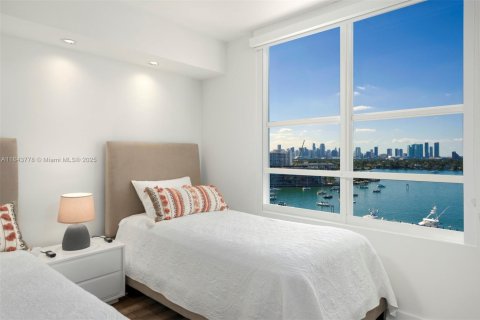 Condo in Miami Beach, Florida, 2 bedrooms  № 2012796 - photo 17