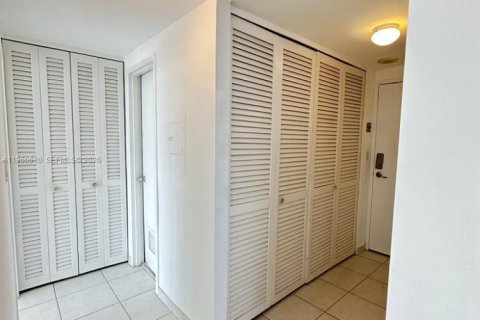 Купить кондоминиум в Холливуд, Флорида 1 спальня, 88.63м2, № 2020627 - фото 12