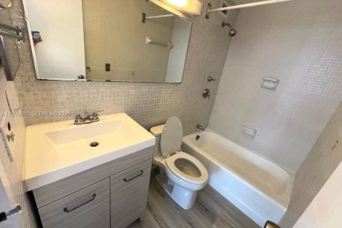 Купить кондоминиум в Холливуд, Флорида 1 спальня, 88.63м2, № 2020627 - фото 25