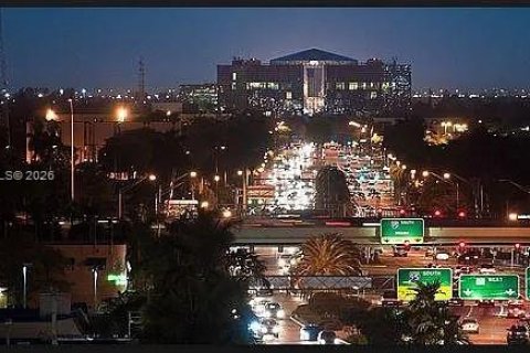 Купить кондоминиум в Холливуд, Флорида 1 спальня, 88.63м2, № 2020627 - фото 5