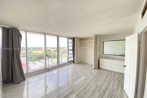 Купить кондоминиум в Холливуд, Флорида 1 спальня, 88.63м2, № 2020627 - фото 18