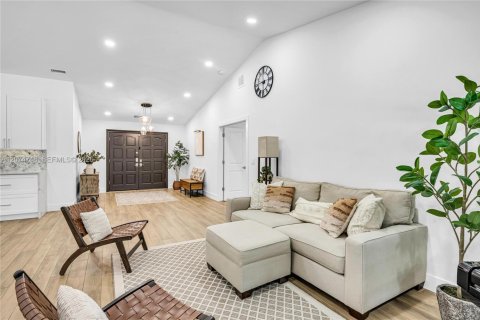 Casa en venta en Palmetto Bay, Florida, 5 dormitorios, 335.75 m2 № 2315951 - foto 26